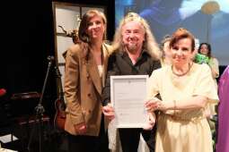 DSCF2068.jpg-Bogowie zeszli na scenę – wyjątkowa premiera Krakowskiego Teatru Międzydomowego.