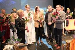 DSCF2093.jpg-Bogowie zeszli na scenę – wyjątkowa premiera Krakowskiego Teatru Międzydomowego.