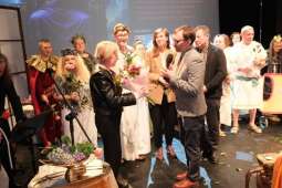 DSCF2096.jpg-Bogowie zeszli na scenę – wyjątkowa premiera Krakowskiego Teatru Międzydomowego.