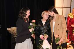 DSCF2117.jpg-Bogowie zeszli na scenę – wyjątkowa premiera Krakowskiego Teatru Międzydomowego.