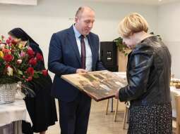 Z wdzięcznością za lata służby – pożegnanie Dyrektor Józefy Grodeckiej.