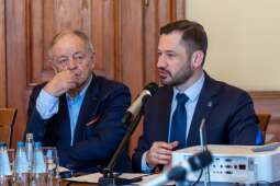 38KEH43Q.jpeg-Parlamentarny Zespół ds. Bezpieczeństwa Medyków obraduje w magistracie