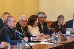 6H2EoZhQ.jpeg-Parlamentarny Zespół ds. Bezpieczeństwa Medyków obraduje w magistracie