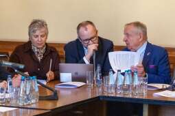 LTFlBP2Q.jpeg-Parlamentarny Zespół ds. Bezpieczeństwa Medyków obraduje w magistracie