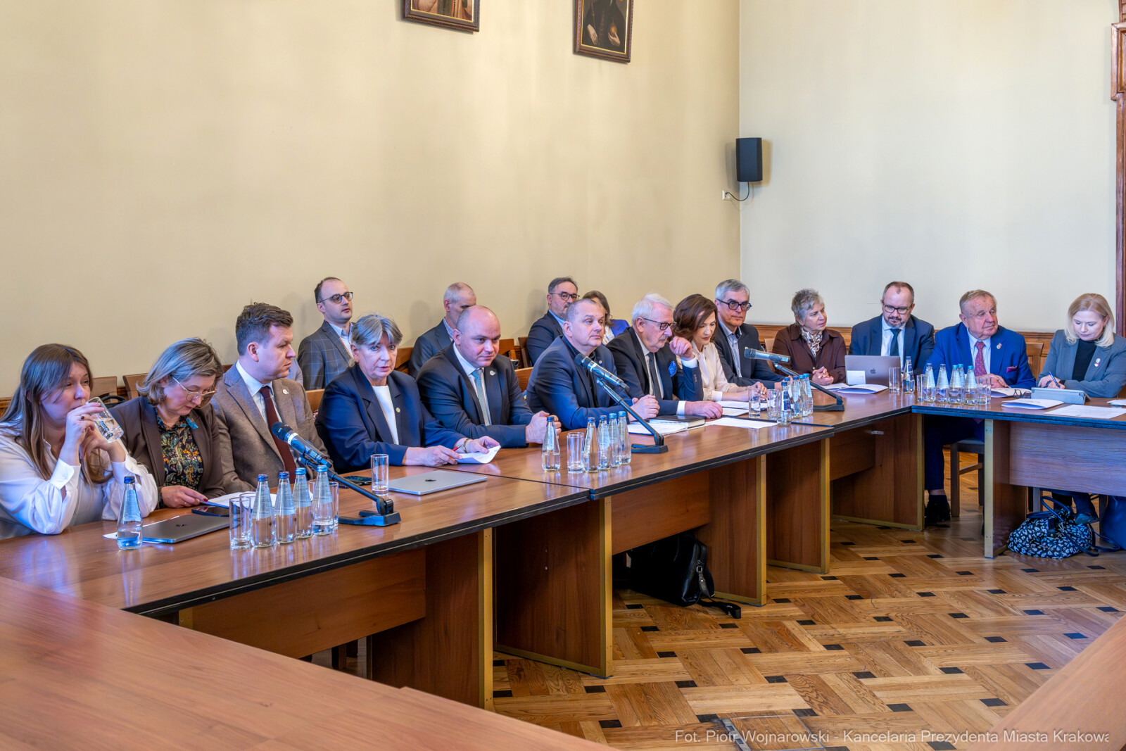 Miszalski, obrady, zespół parlamentarny, bezpieczeństwo medyków, Piątkowska, Fedorowicz, Bednar  Autor: Piotr Wojnarowski