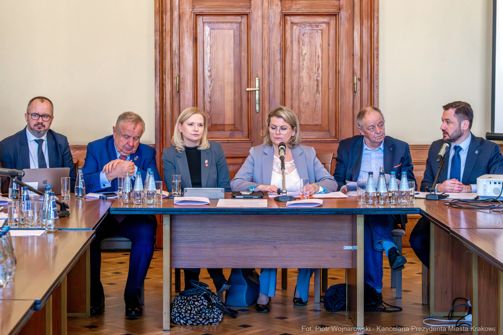 Miszalski, obrady, zespół parlamentarny, bezpieczeństwo medyków, Piątkowska, Fedorowicz, Bednar  Autor: Piotr Wojnarowski