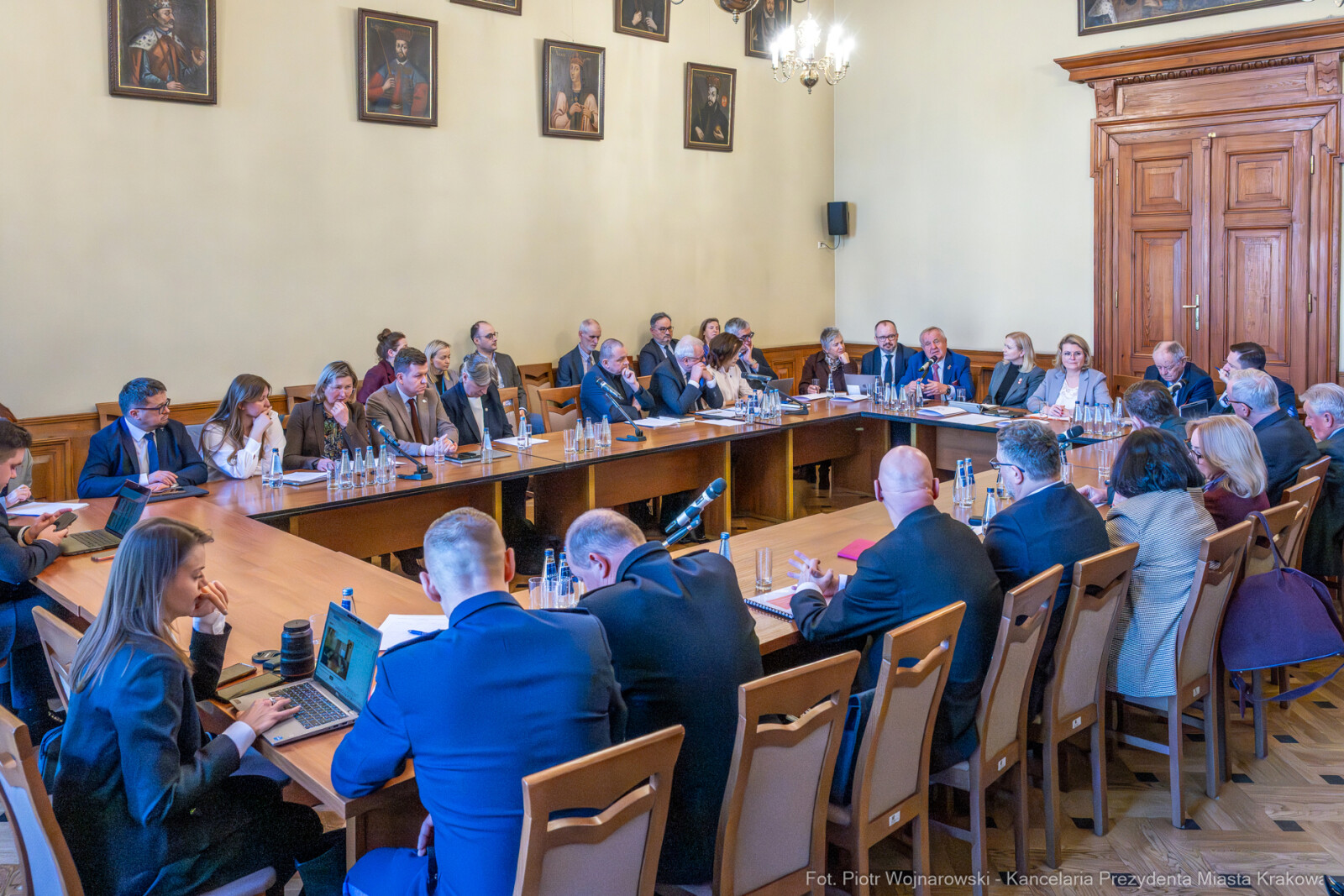 Miszalski, obrady, zespół parlamentarny, bezpieczeństwo medyków, Piątkowska, Fedorowicz, Bednar  Autor: Piotr Wojnarowski