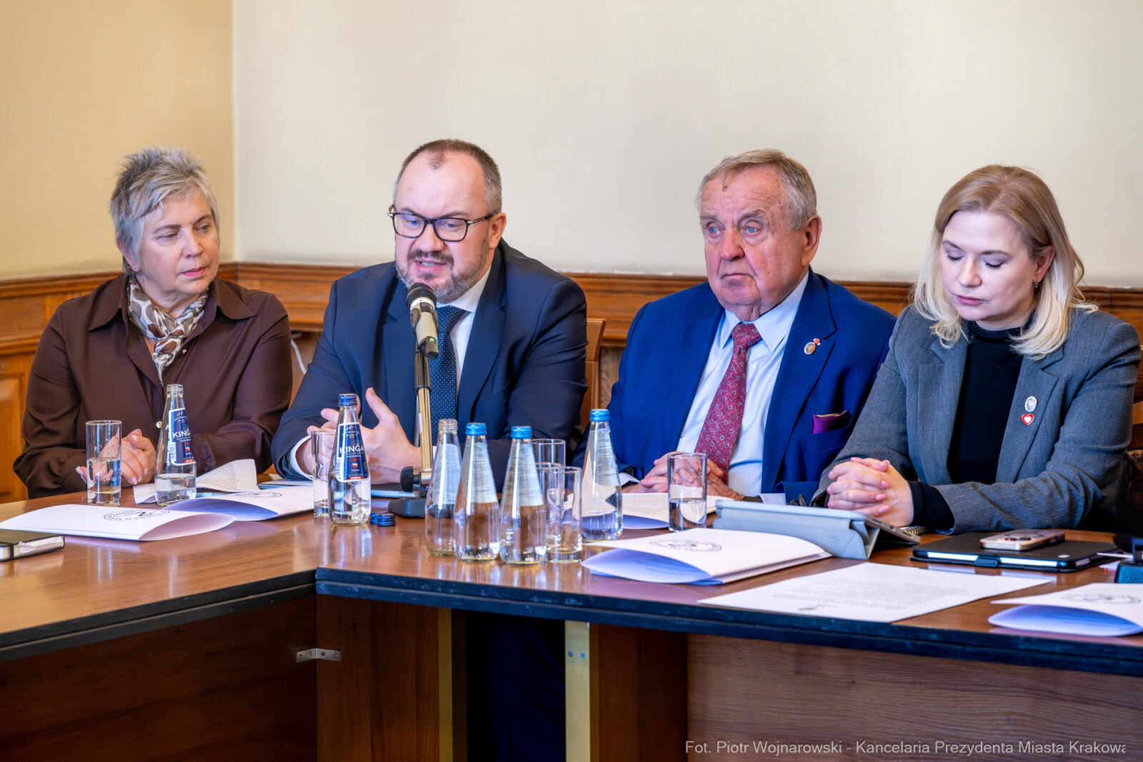 Miszalski, obrady, zespół parlamentarny, bezpieczeństwo medyków, Piątkowska, Fedorowicz, Bednar  Autor: Piotr Wojnarowski