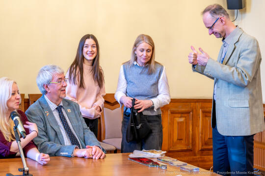 PW_702_ 016_fot. Piotr Wojnarowski.jpg-uczniowie, młodzież, Walia, Llanelli, zdjęcia