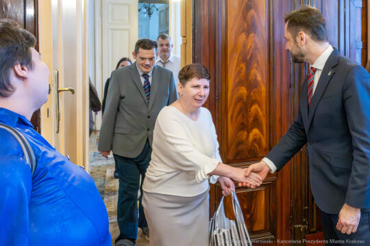 UMK_2687.jpg-Miszalski, DPS, wizyta, Urząd Miasta, zdjęcia