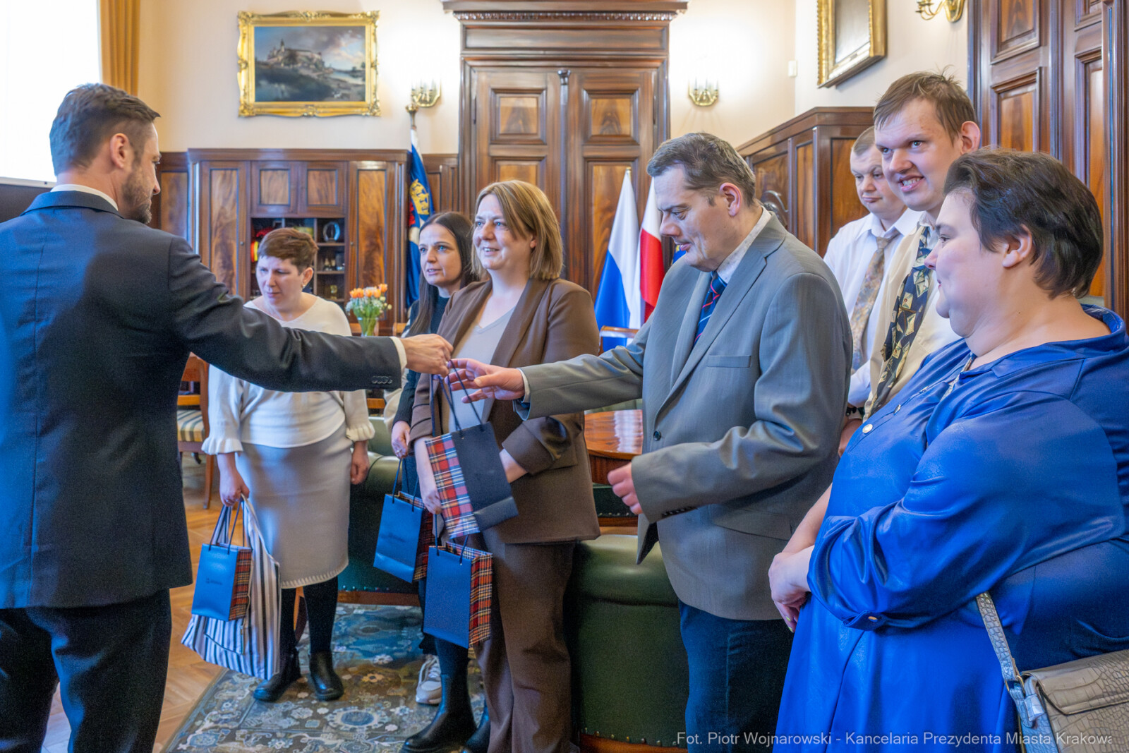 UMK_2762.jpg-Miszalski, DPS, wizyta, Urząd Miasta, zdjęcia  Autor: Piotr Wojnarowski