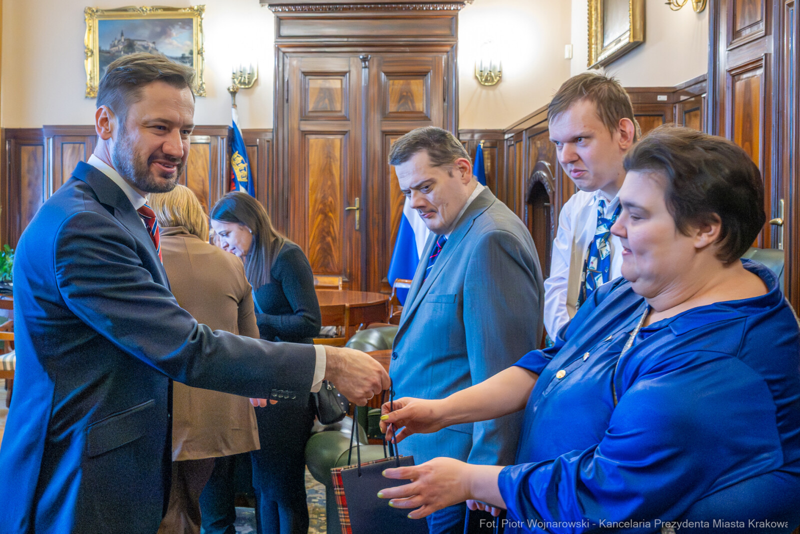 UMK_2795.jpg-Miszalski, DPS, wizyta, Urząd Miasta, zdjęcia  Autor: Piotr Wojnarowski