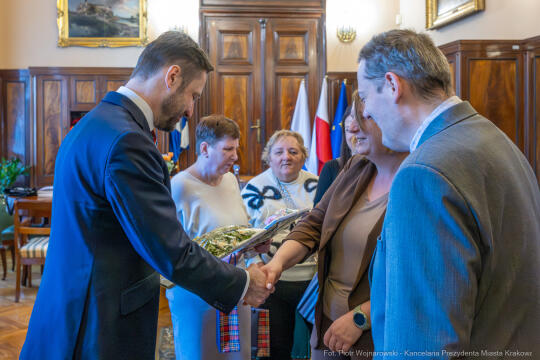 UMK_2845.jpg-Miszalski, DPS, wizyta, Urząd Miasta, zdjęcia