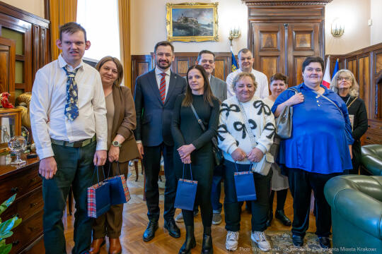Mieszkańcy Domu Pomocy Społecznej odwiedzili Urząd Miasta