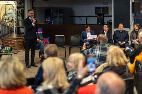 0S4A2284.jpg-Seniorzy, PMK, zdjęcia