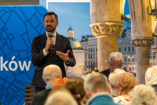 0S4A2294.jpg-Seniorzy, PMK, zdjęcia