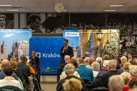 0S4A2295.jpg-Seniorzy, PMK, zdjęcia