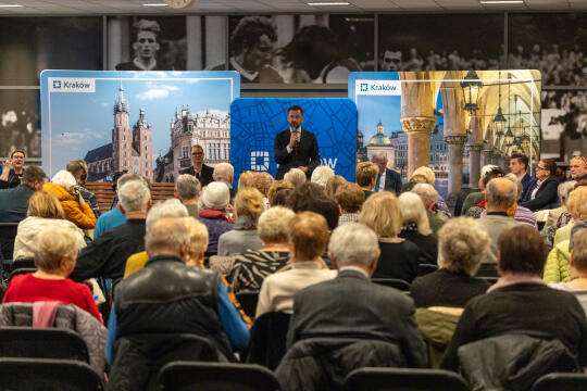 0S4A2298.jpg-Seniorzy, PMK, zdjęcia