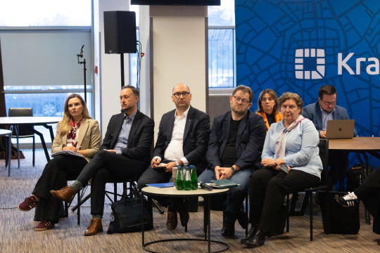 0S4A2343.jpg-Seniorzy, PMK, zdjęcia