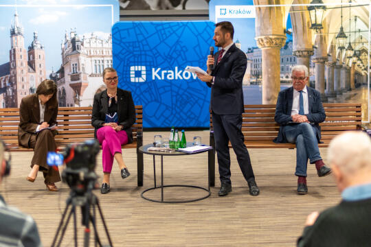 0S4A2465.jpg-Seniorzy, PMK, zdjęcia