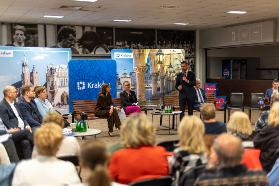 Ławka Dialogu Obywatelskiego z Seniorami