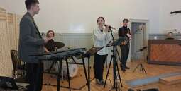 7tQQahFp.jpg-Dźwięki, które łączą pokolenia.