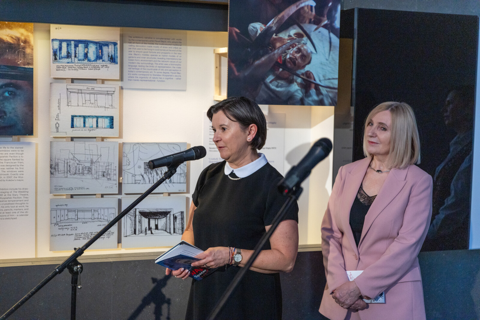 20260307-0S4A4336.jpg-Wystawa, Zdjęcia, Wajda, Kracik  Autor: B. Świerzowski