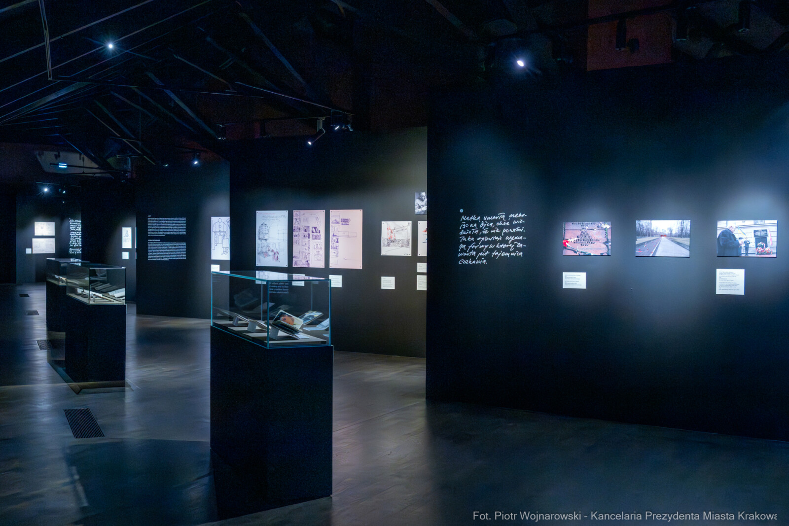 PW_704_ 052_fot. Piotr Wojnarowski.jpg-Rok Wajdy, Inauguracja, Manggha, wystawa  Autor: Piotr Wojnarowski