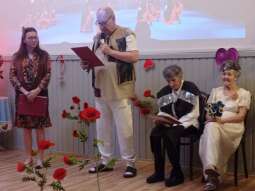 XWQPtszE.jpg-Dzień Kobiet od początku świata – występ Grupy Artystycznej „Wrzos”.