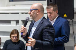 0S4A6848.jpg-„Ławka dialogu” – Prezydent spotkał się z mieszkańcami Krowodrzy