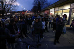 JG_260312_KRK_8L8A0628.jpg-Neon „Bar mleczny” powrócił do życia