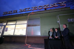 JG_260312_KRK_8L8A0706.jpg-Neon „Bar mleczny” powrócił do życia