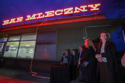 JG_260312_KRK_8L8A0732.jpg-Neon „Bar mleczny” powrócił do życia