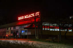 JG_260312_KRK_8L8A0897.jpg-Neon „Bar mleczny” powrócił do życia