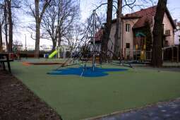 Wyremontowano plac zabaw dla niewidomych i słabowidzących dzieci