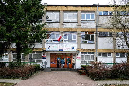 PW_710_ 001_fot. Piotr Wojnarowski.jpg-Miszalski, umowa, podpisanie, Bronowice, ZSO nr 7, zdjęcia