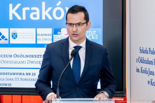 PW_710_ 009_fot. Piotr Wojnarowski.jpg-Miszalski, umowa, podpisanie, Bronowice, ZSO nr 7, zdjęcia