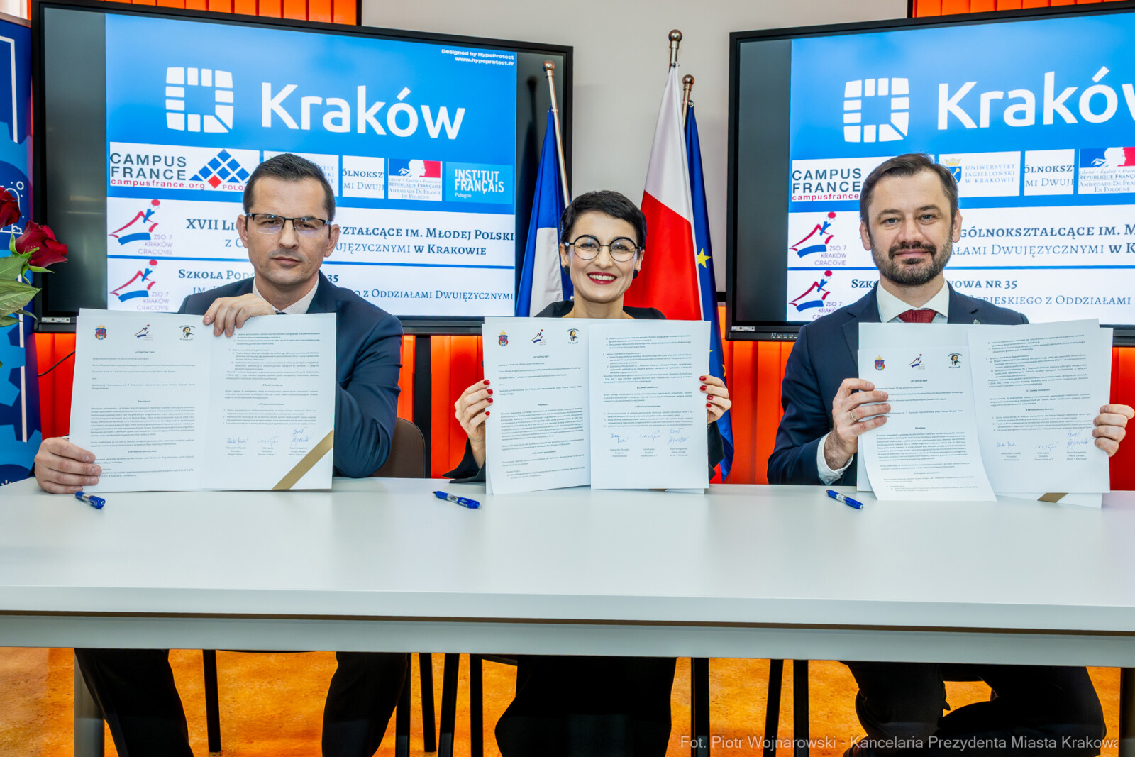 PW_710_ 013_fot. Piotr Wojnarowski.jpg-Miszalski, umowa, podpisanie, Bronowice, ZSO nr 7, zdjęcia  Autor: Piotr Wojnarowski