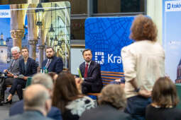 0S4A1852.jpg-„Ławka dialogu” na Starym Mieście