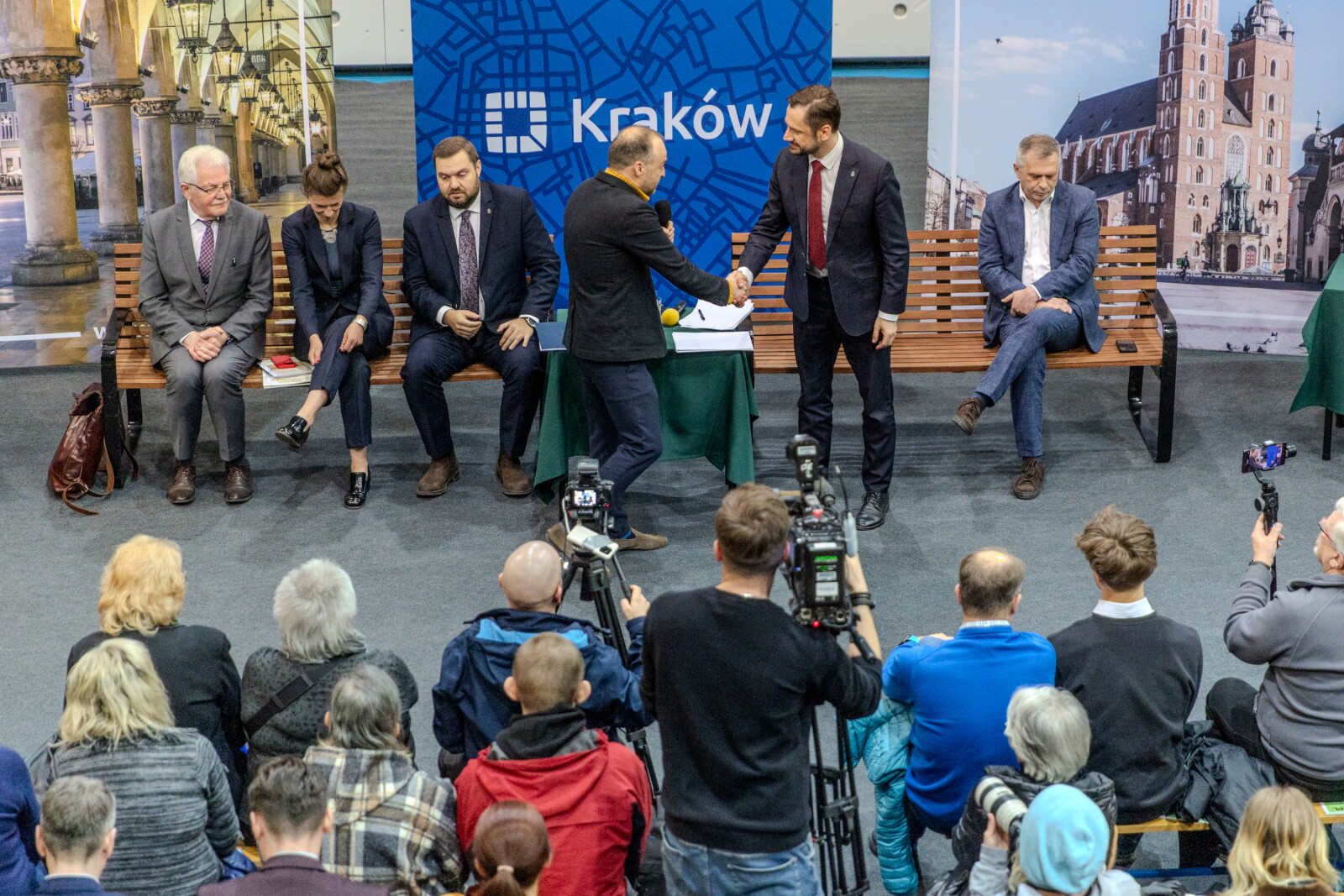 0S4A1492.jpg-Ławka Dialogu, Zdjęcia, Kraków, Miszalski  Autor: B. Świerzowski