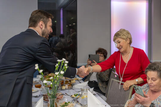 PW_716_ 005_fot. Piotr Wojnarowski.jpg-Miszalski, seniorzy, śniadanie, MOPS, Wielkanoc, zdjęcia