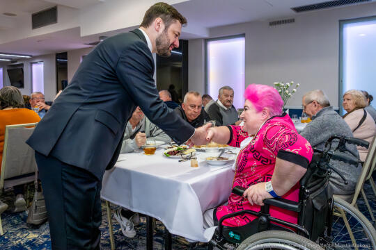 PW_716_ 006_fot. Piotr Wojnarowski.jpg-Miszalski, seniorzy, śniadanie, MOPS, Wielkanoc, zdjęcia