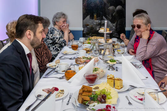 PW_716_ 008_fot. Piotr Wojnarowski.jpg-Miszalski, seniorzy, śniadanie, MOPS, Wielkanoc, zdjęcia