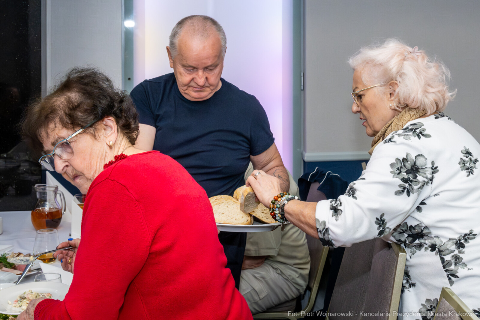 PW_716_ 014_fot. Piotr Wojnarowski.jpg-Miszalski, seniorzy, śniadanie, MOPS, Wielkanoc, zdjęcia  Autor: Piotr Wojnarowski