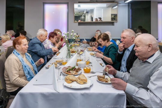 PW_716_ 029_fot. Piotr Wojnarowski.jpg-Miszalski, seniorzy, śniadanie, MOPS, Wielkanoc, zdjęcia