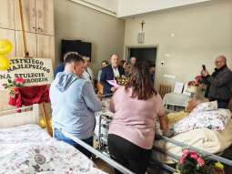 1000031494.jpg-Setne urodziny Pani Stefanii.