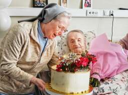 1000031502.jpg-Setne urodziny Pani Stefanii.