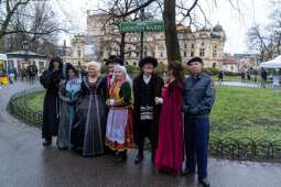 EEnNajFg.jpeg-Filmowe spotkanie na Plantach ku czci Andrzeja Wajdy