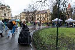 nLXtWdPw.jpeg-Filmowe spotkanie na Plantach ku czci Andrzeja Wajdy