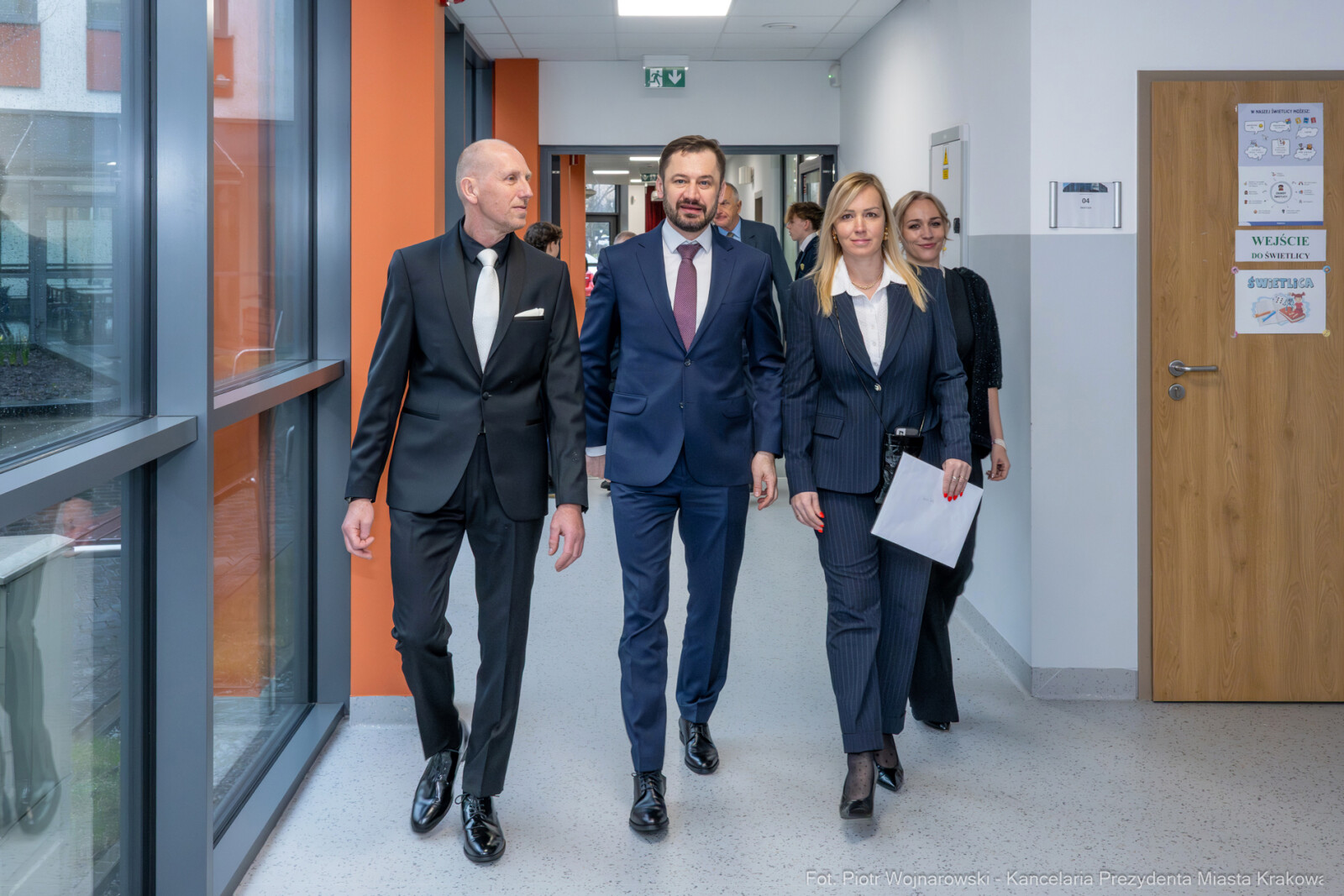 Miszalski, SP 14, Modrzejewska, sztandar, Chamielec, Baładyga, Pogoda-Tota, Murzyn, Pasek, zdjęcia  Autor: Piotr Wojnarowski